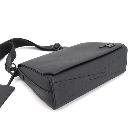 Louis Vuitton Messenger Shoulder Bag Leather Black - Picture 4 of 8